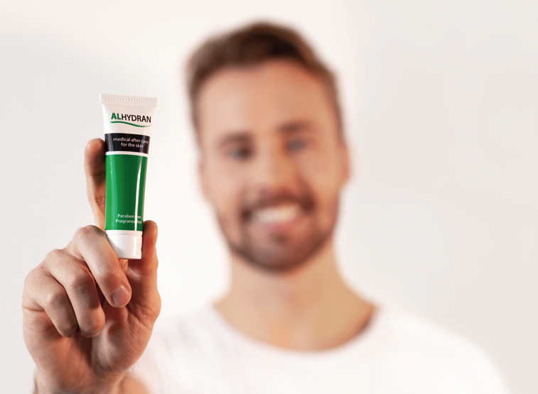 💧 Healing Beyond the Surface: The Power of Moisturizers in Scar Management & Why Alhydran is a leadingoption